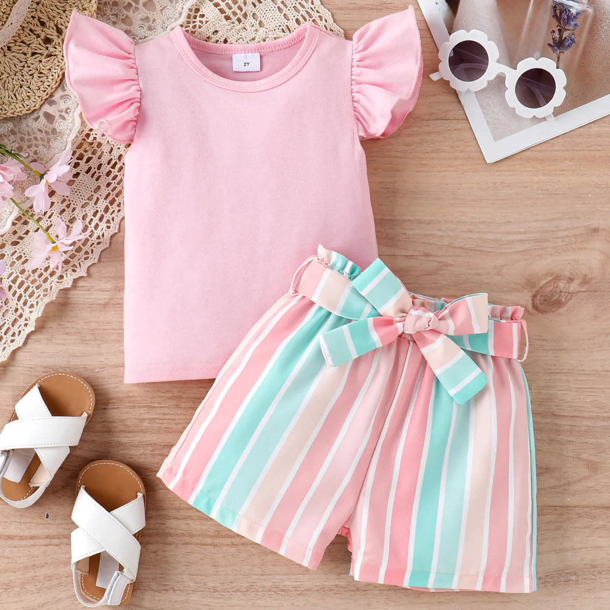 2pcs Toddler Girl Sweet Flutter-sleeve Tee and Stripe Belted Shorts Set