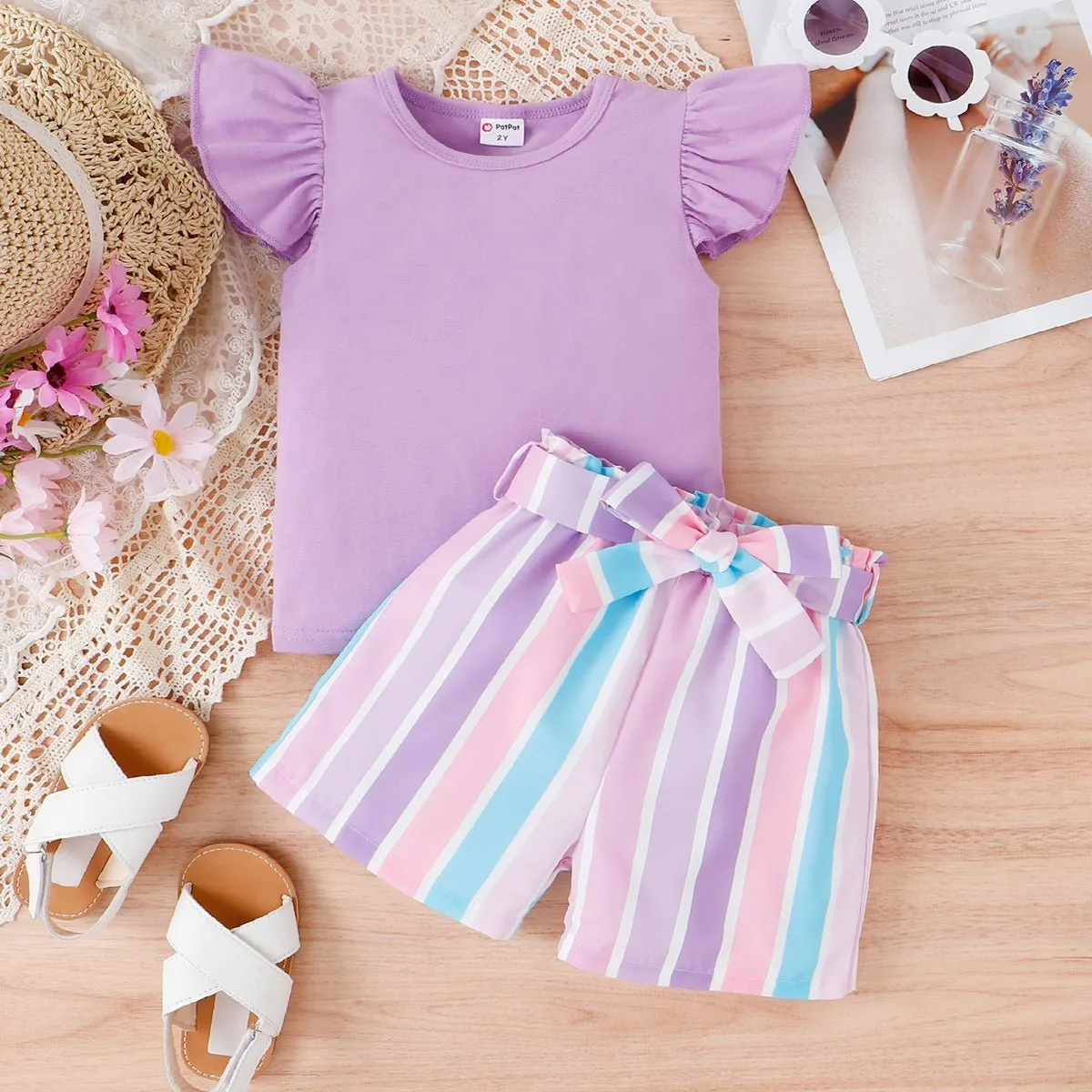 2pcs Toddler Girl Sweet Flutter-sleeve Tee and Stripe Belted Shorts Set