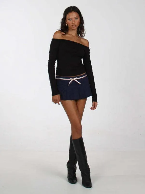 Chic Off-Shoulder Lace Bow Blouse: Fashionable Women's Long-Sleeve Top
