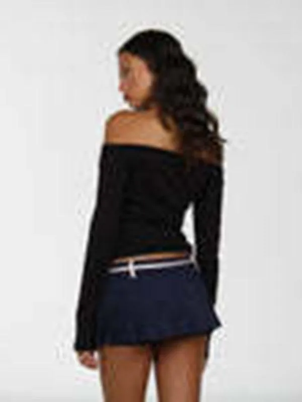 Chic Off-Shoulder Lace Bow Blouse: Fashionable Women's Long-Sleeve Top