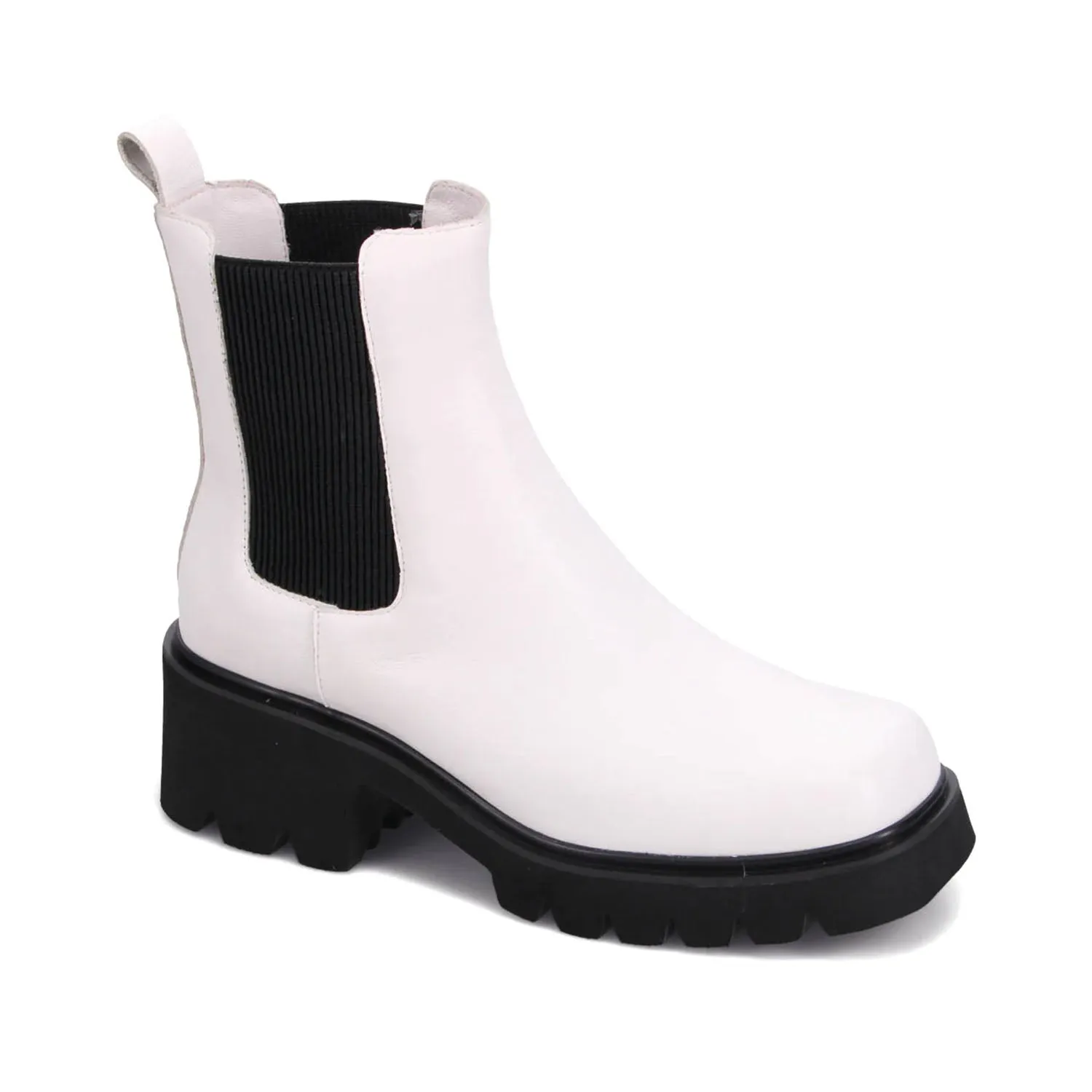 Django and Juliette Women's Barakios in White