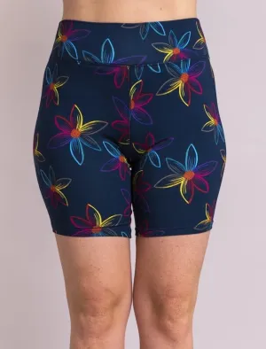 Hallie Comfort-short in Colourwheel Daisy- XS-3X
