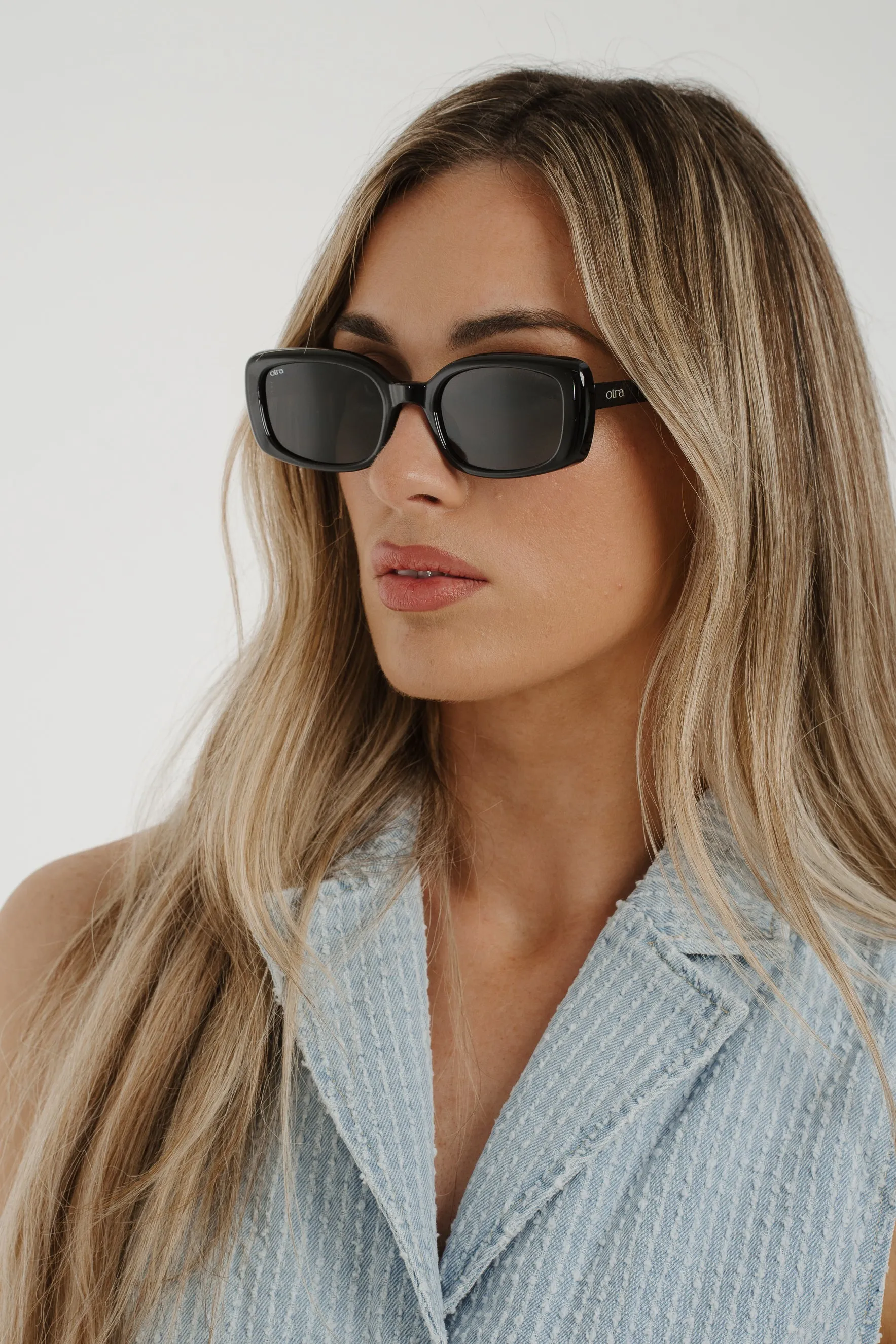 Olivia Rectangle Sunglasses In Black