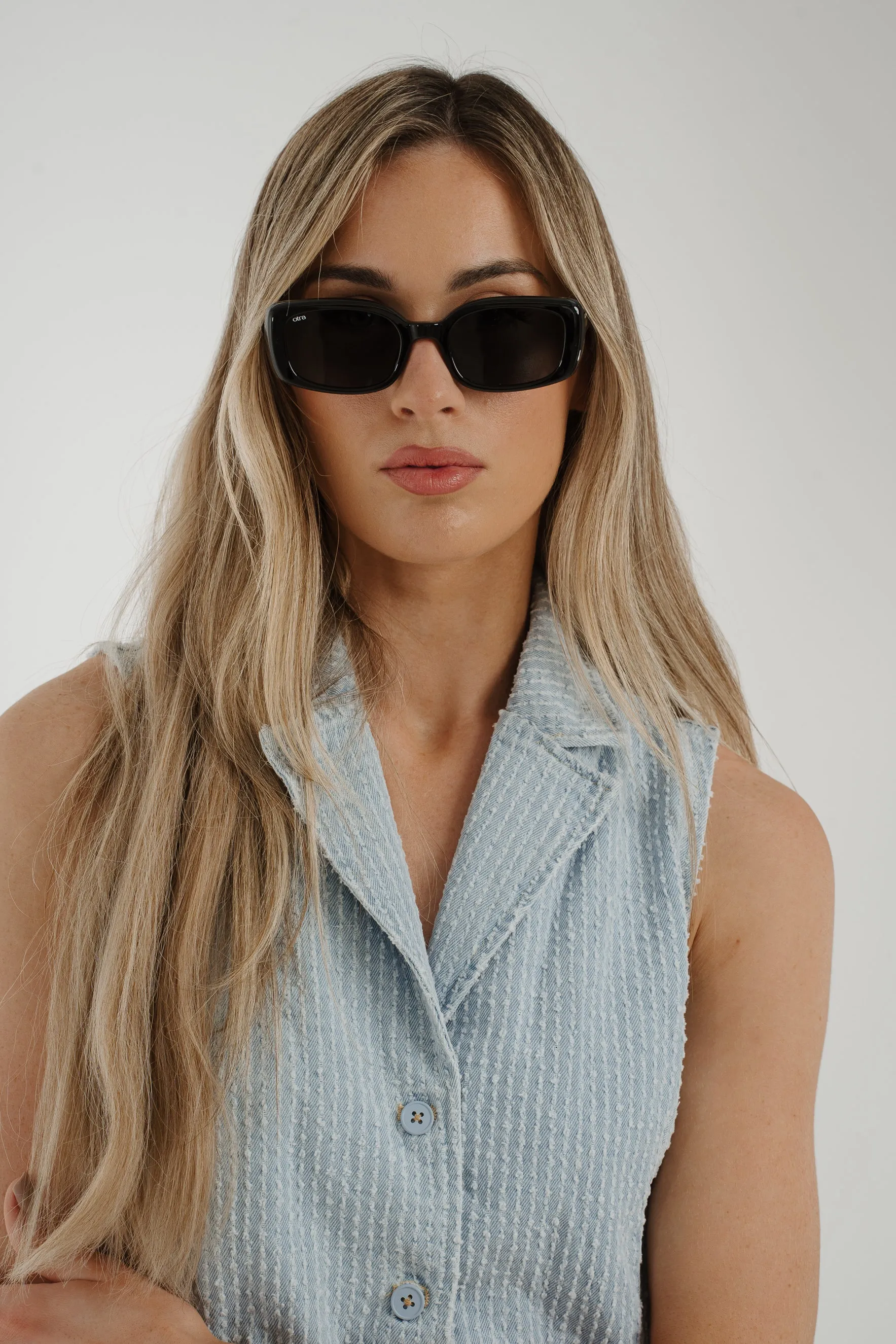 Olivia Rectangle Sunglasses In Black