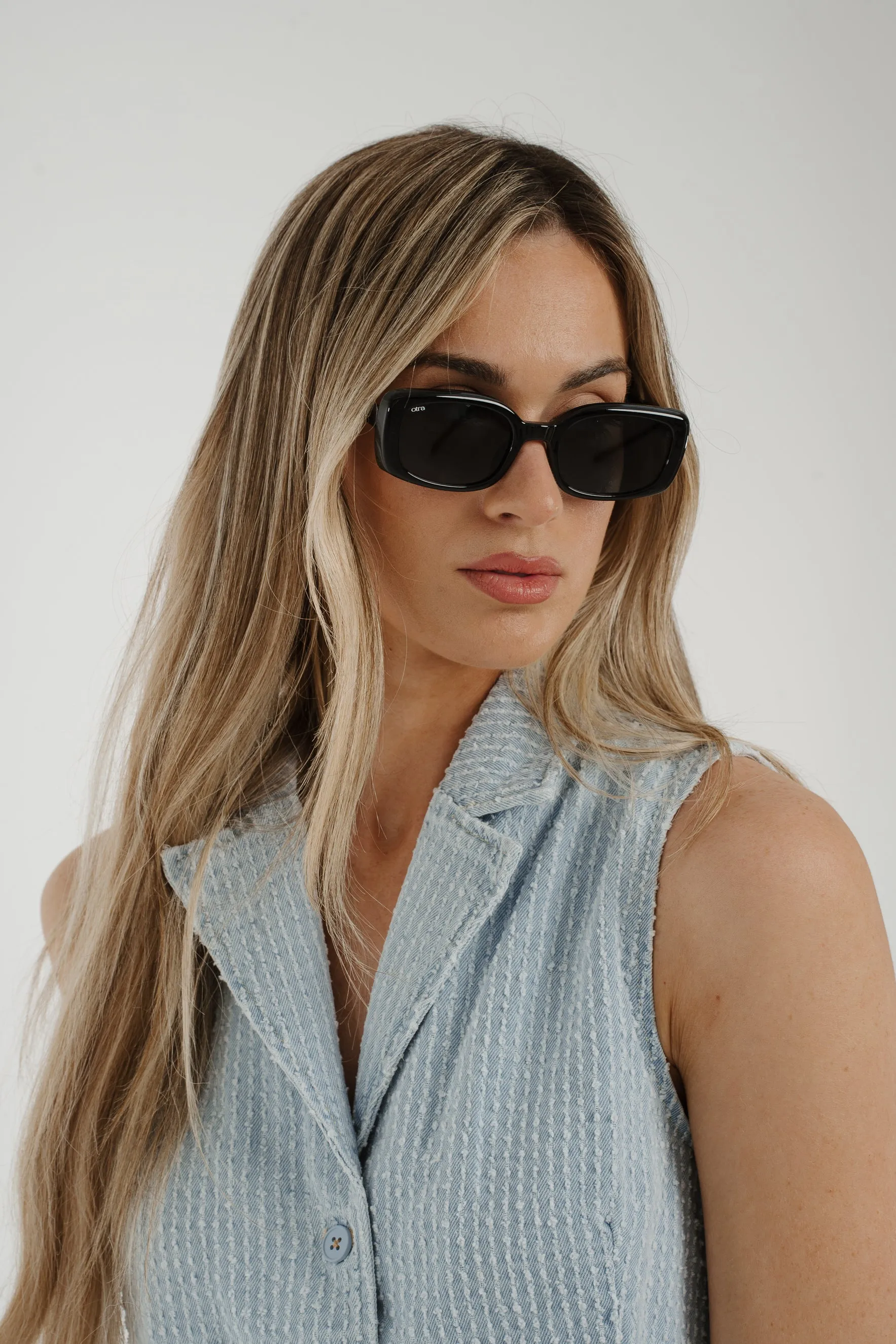 Olivia Rectangle Sunglasses In Black