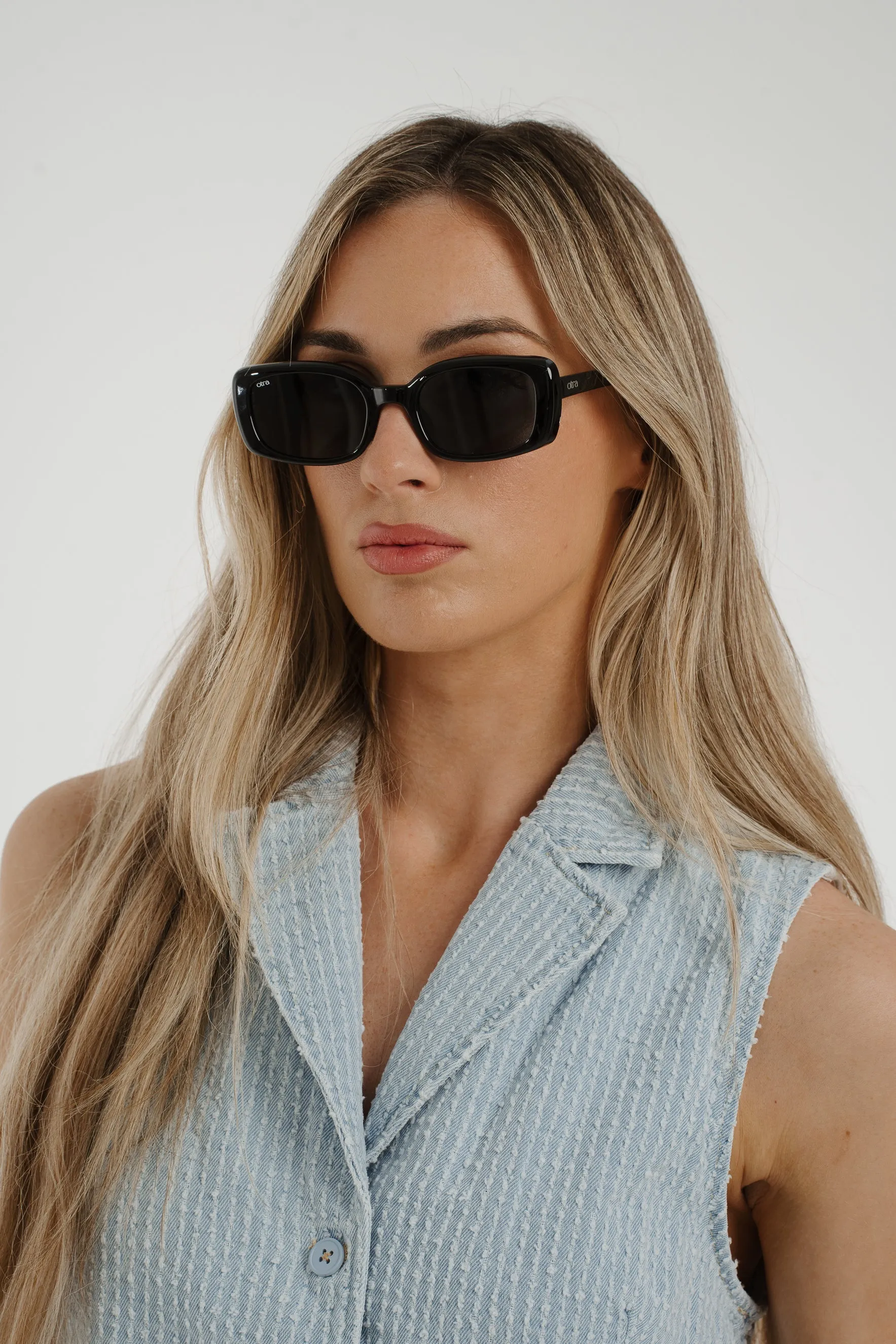 Olivia Rectangle Sunglasses In Black
