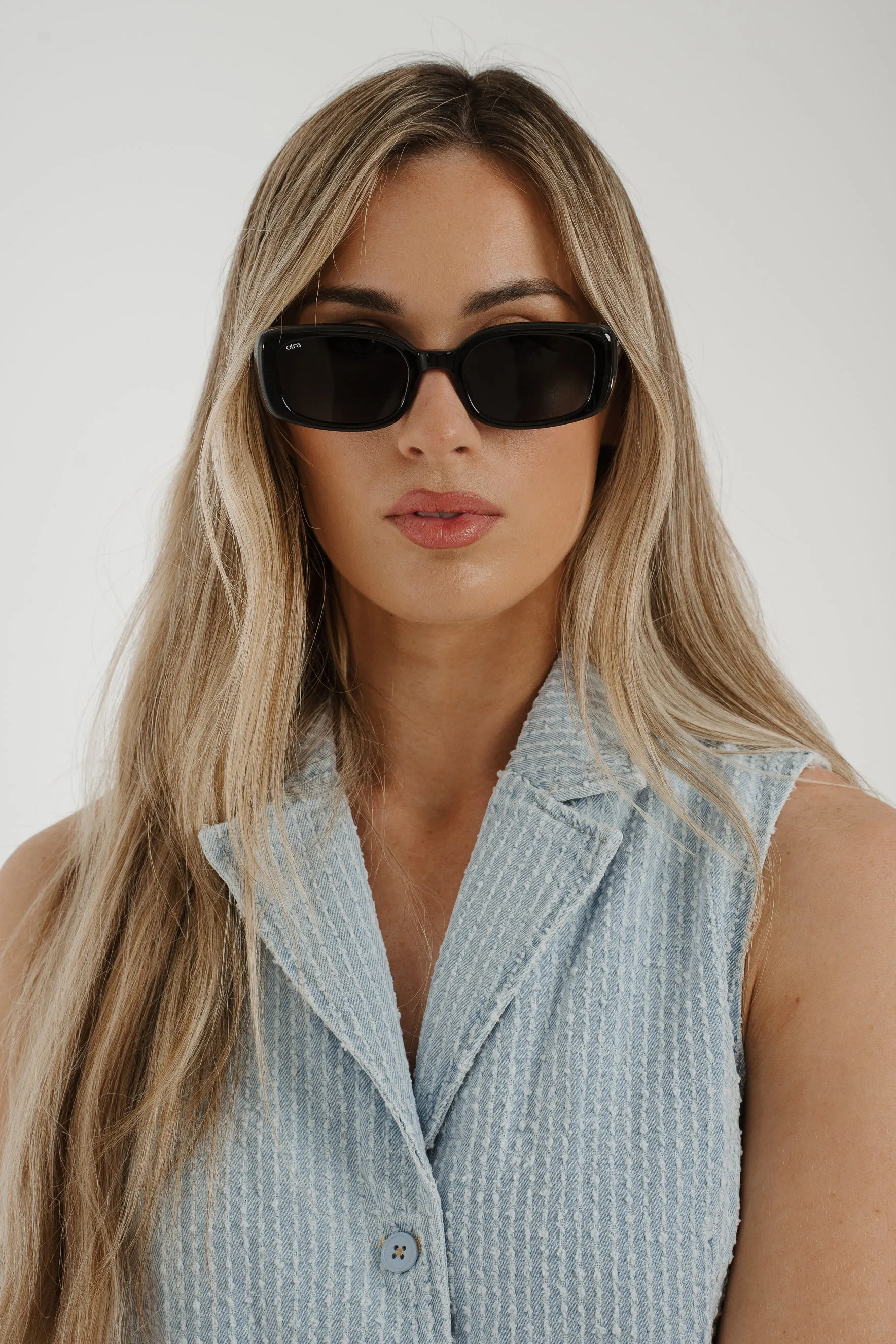 Olivia Rectangle Sunglasses In Black